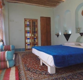 Shiraz-Emarat-haft-rang