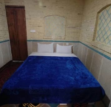 Shiraz-Emarat-haft-rang