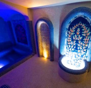 Shiraz-Emarat-haft-rang