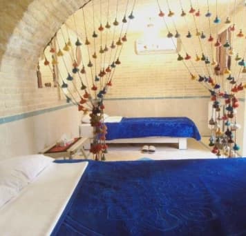 Shiraz-Emarat-haft-rang